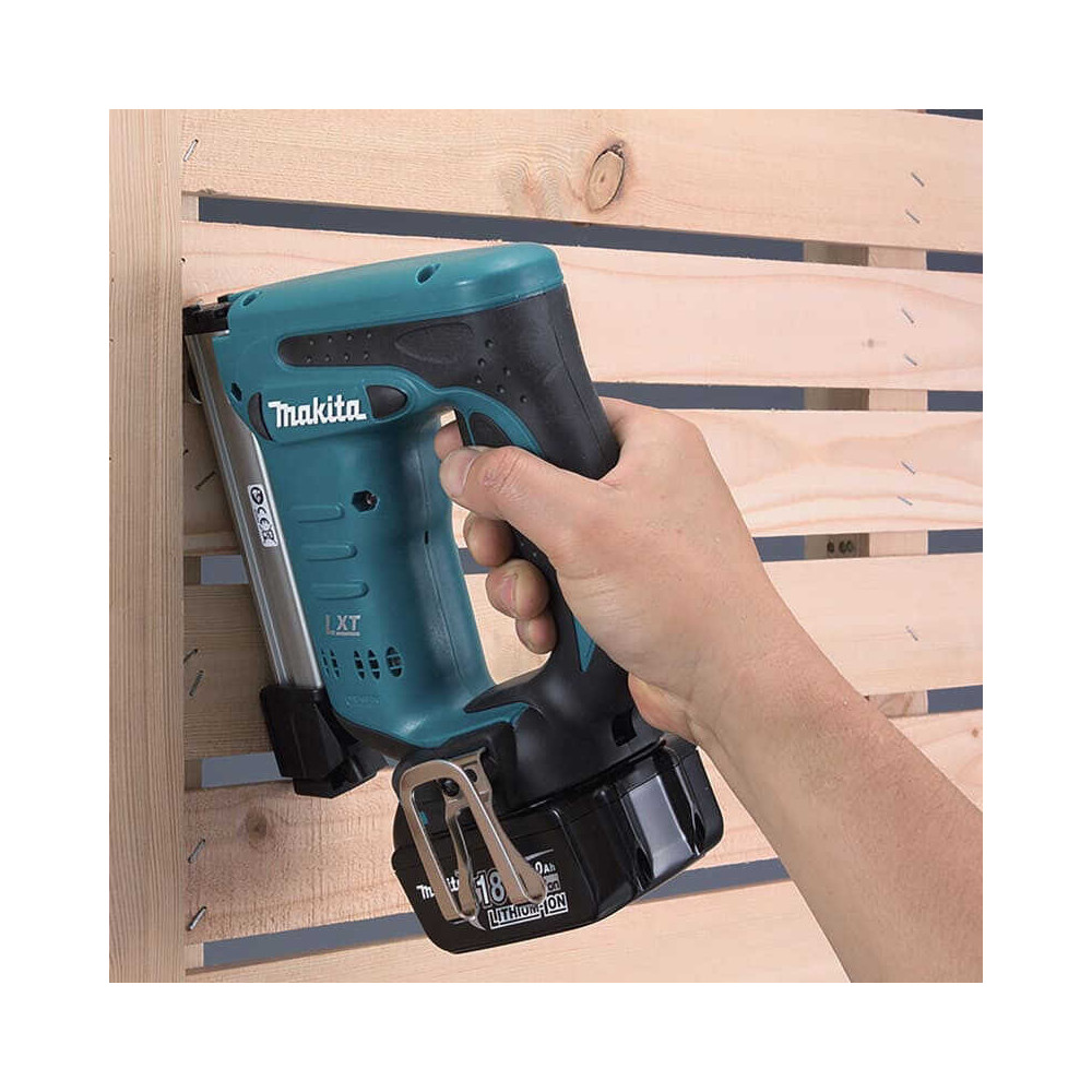 Agrafeuse Makita DST221RFJ 18V LXT
