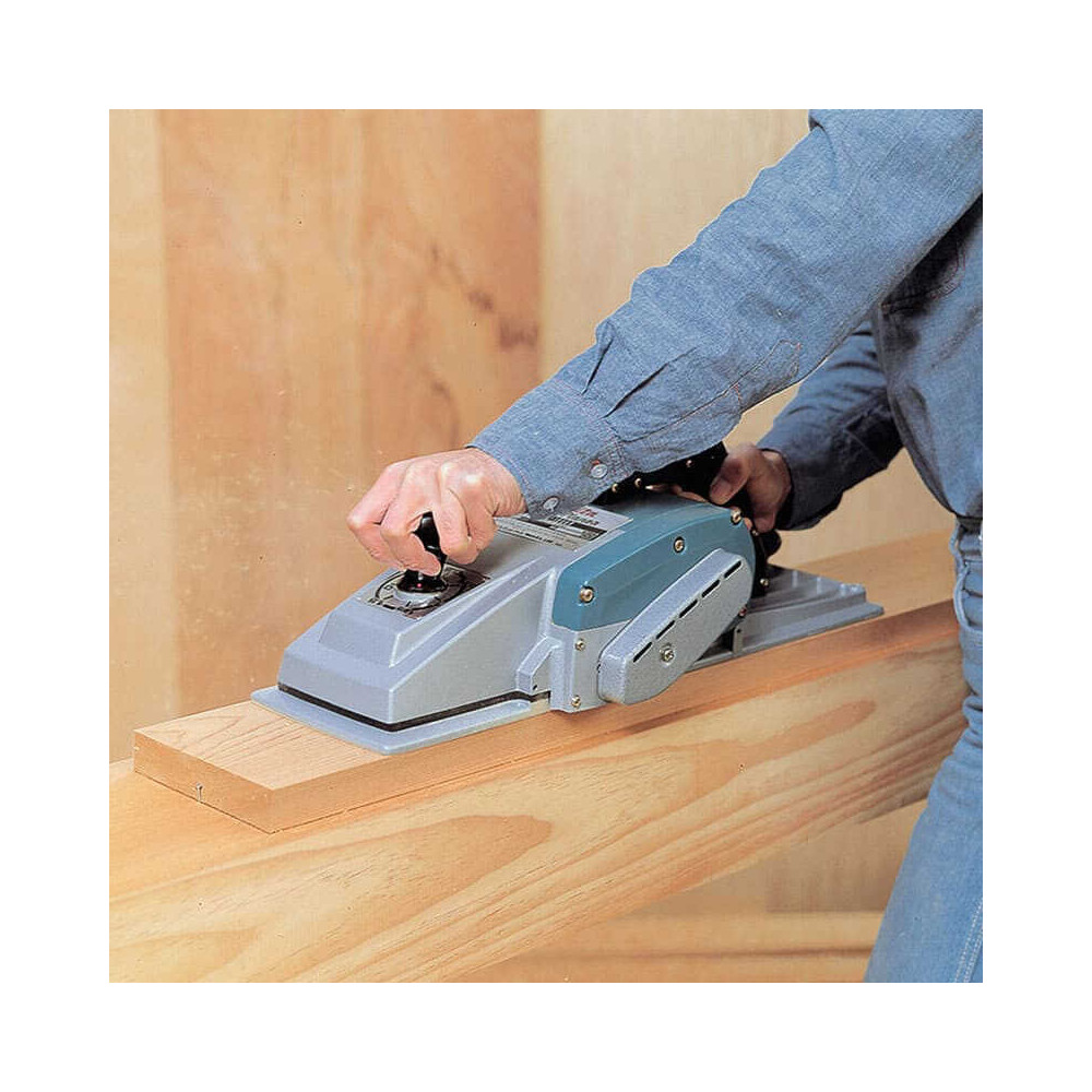 Rabot de charpente Makita 1806B