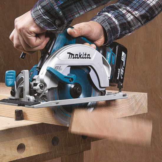 Scie circulaire Makita DHS680RGJ 18V 2 x 6,0 Ah