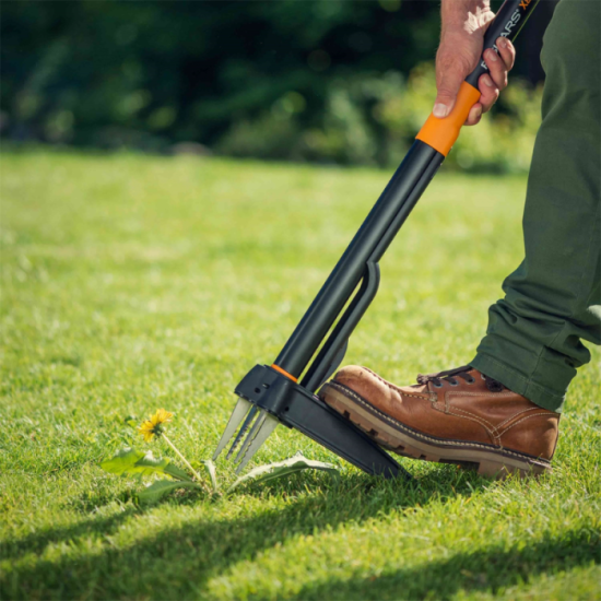 Désherbeur 4 dents Fiskars Xact 1020126