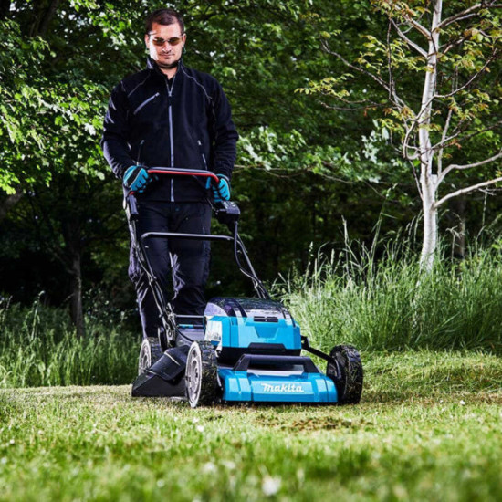 Tondeuse autotractée Makita DLM532Z 36V 53 cm machine nue HT