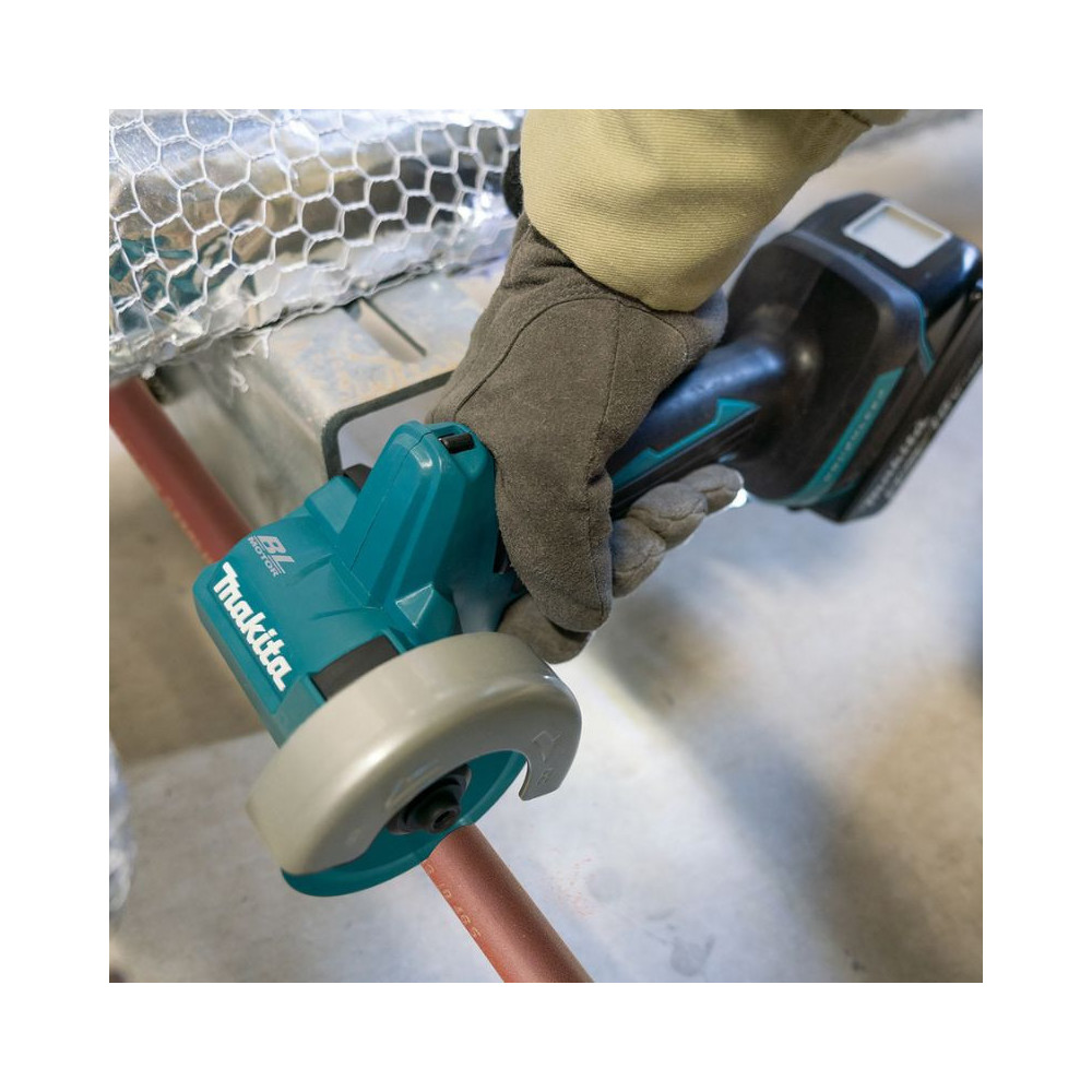 Découpeuse Makita DMC300RTJ 18V 76 mm 2 x 5,0 Ah